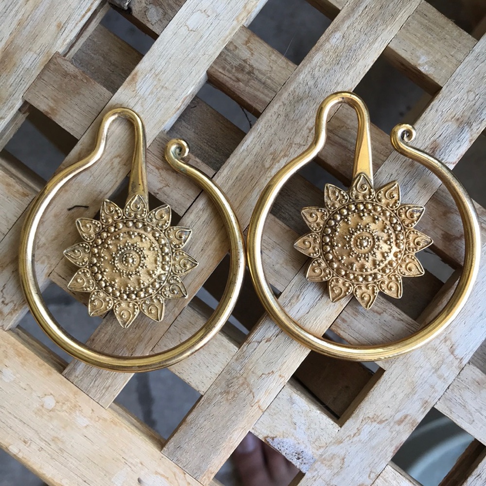 Tawapa Hanging Gold-Plated Sunflower weights